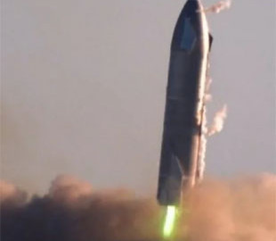 SpaceX показала взлет нового корабля Starship на высоту 12 км