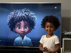 2-летний мальчик стал звездой после того, как его двойника нашли в известном мультфильме