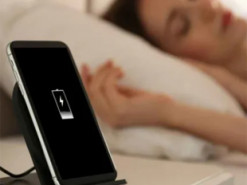 Нічна зарядка телефону: міфи, які необхідно забути користувачам гаджетів