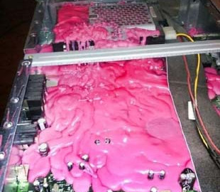 Как не нужно обращаться с техникой: подборка курьезных фото