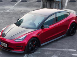 В Гонконге сделали трековую Tesla Model 3