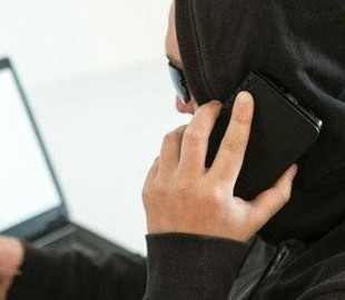 Телефонный мошенник обманул женщину на 75 тысяч гривен