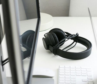 Чому бездротові навушники ніколи не замінять дротяні: названі переконливі причини