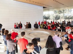 Apple открыла центр для посетителей в своей новой штаб-квартире
