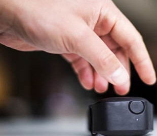 Умный браслет предскажет вспышку агрессии при аутизме за минуту до ее начала