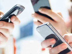 У США заявили, що оборонна фірма РФ розробляє шпигунські програми для смартфонів