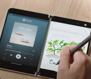 Microsoft показала, как пользоваться двухэкранным Surface Duo