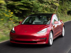 Tesla Model 3 признан «самым американским» автомобилем