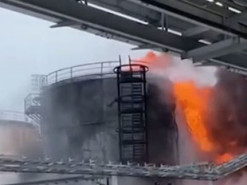 Нальоти дронів на російські НПЗ: Україна дає здачі на території РФ