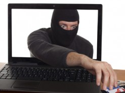 Мошенники украли деньги с банковской карты. Кто виноват — банк или клиент?