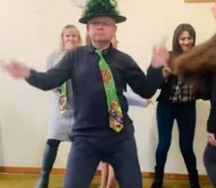 Новорічний танець українського чиновника підкорив мережу