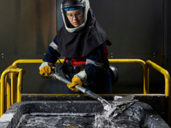 Apple iPhone SE 2022 стал первым в мире смартфоном из низкоуглеродистого алюминия