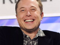 Нейросеть показала Илона Маска с разной внешностью