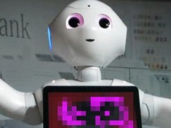 Хакеры научили роботов показывать порно и вымогать биткоины