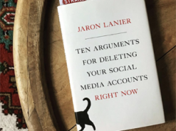 Почему стоит удалить все аккаунты в социальных сетях