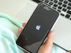 Чи можна видалити подряпини з екрану iPhone: експерти пояснили, що реально працює