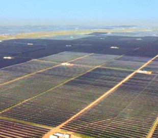 В Китае подключили к сети крупнейшую солнечную станцию с аккумуляторами