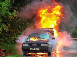 В Херсонській області на міні підірвався автомобіль: є загибла