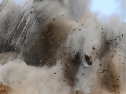 Чорний стовп диму: у російському Курську пролунали вибухи