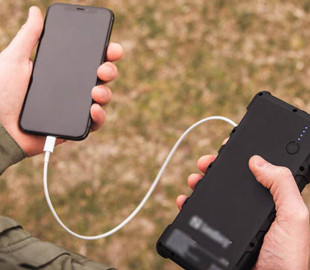 Чоловік обдурив на 3000 гривень 8 людей, пропонуючи купити повербанк через інтернет