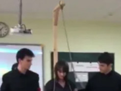 В России провели патриотический урок, во время которого "повесили" Зою Космодемьянскую