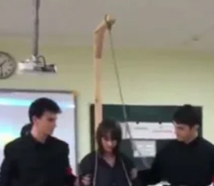 В России провели патриотический урок, во время которого "повесили" Зою Космодемьянскую