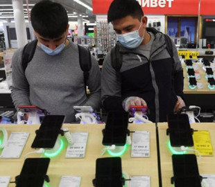 Смартфонов хватит до лета: из-за санкций в России заканчиваются импортные гаджеты