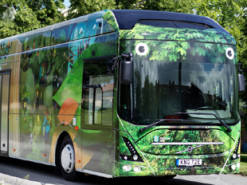 Электробусы Volvo превратили в мобильные библиотеки