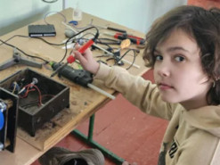 Підійде для балконів і дахів: школяр винайшов інноваційний вітрогенератор