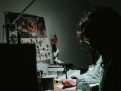 Як працювати вдома в умовах відключення електроенергії: лайфхаки