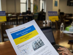 Витрати за власний кошт. Одна з країн ЄС урізає допомогу українцям