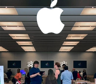 Apple тестує ШІ для запису та узагальнення розмов у Genius Bar