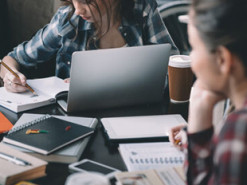 В Украине хотят штрафовать студентов за плагиат в рефератах и курсовых