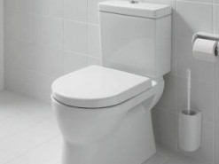 На Харківщині окупанти видовбали дірку поряд з унітазом і використовували її як туалет