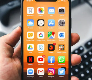 Одну з ключових деталей iPhone сховають під дисплей