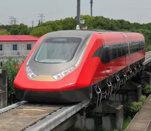В Китае испытали поезд на магнитной подушке с уникальным беспроводным питанием