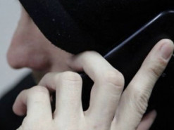 Телефонные мошенники сняли с карточки бахмутчанки 8 000 гривен