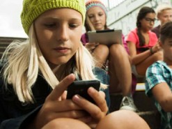 Французских школьников лишат смартфонов с 1 сентября 2018 года