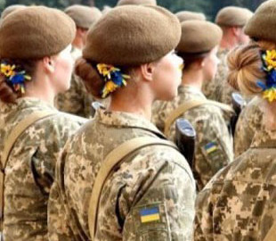 Штрафовать не ставших на воинский учет женщин еще не будут