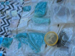 Наркоторгівля поштою: трійцю з Дніпропетровщини затримали у Києві