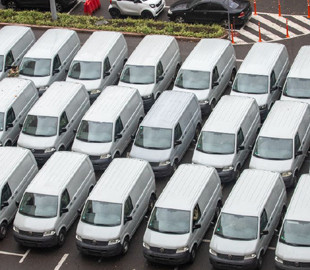 Київська влада передала прикордонникам пів сотні автівок