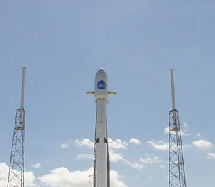 Falcon 9 вывела на орбиту спутник, раздающий интернет авиапассажирам