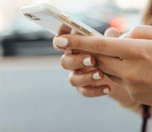 Коронавирус может передаваться через смартфон