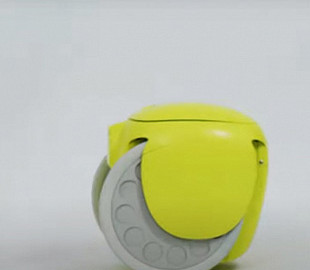 Представлен небольшой грузовой робот, который может следовать за владельцем