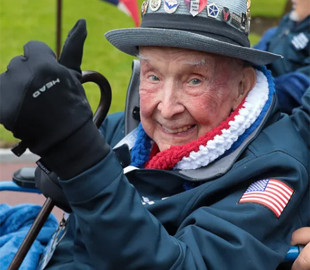 TikTok-блогер і ветеран Другої світової, який брав участь у висадці в Нормандії, помер у віці 102 років