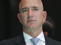 Безос продав ще майже три мільйони акцій Amazon