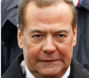 Медведев пригрозил Молдове большой войной и отключением газа