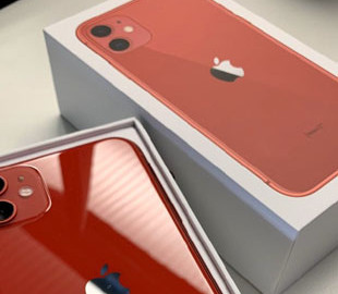 Скільки потрібно українцям працювати, щоб купити новий iPhone