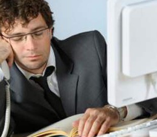 Врачи назвали проблемы, возникающие из-за работы за компьютером