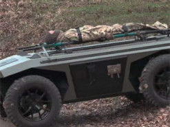 Чеські розробники представили автономний наземний дрон Hornet, який може отримати Україна